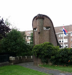 Brughuisje aan de westzijde
              <br/>
              Gerdy Bijleveld, 2015-09-01